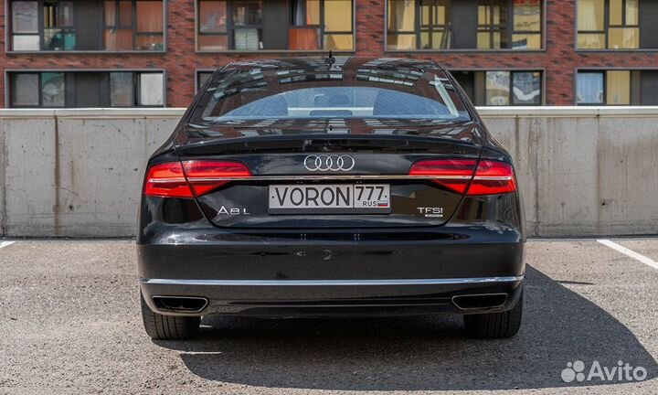 Аренда Audi A8 от одной минуты в Москве