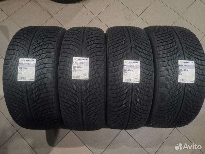 Michelin Pilot Alpin 5 225/45 R18 и 255/40 R18