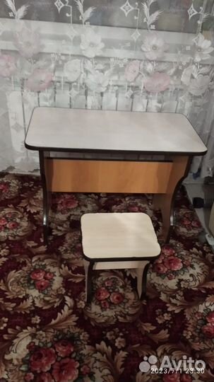 Столик и стульчик для детей