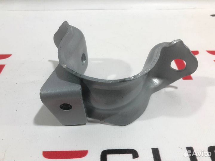 Кронштейн крепления (скоба) стабилизатора Tesla