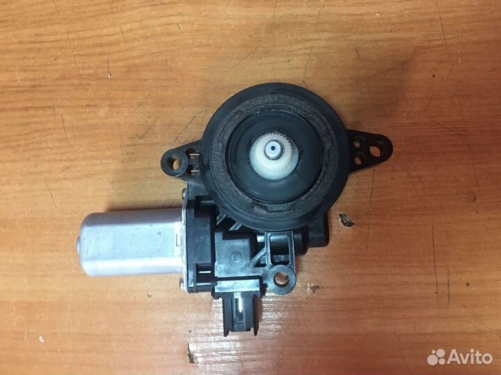 Мотор стеклоподъемника передний левый Mazda CX-5