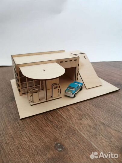 Парковка, Кукольный домик, Заправка