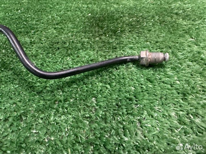 Трубка тормозная передняя правая Skoda Yeti 1.2