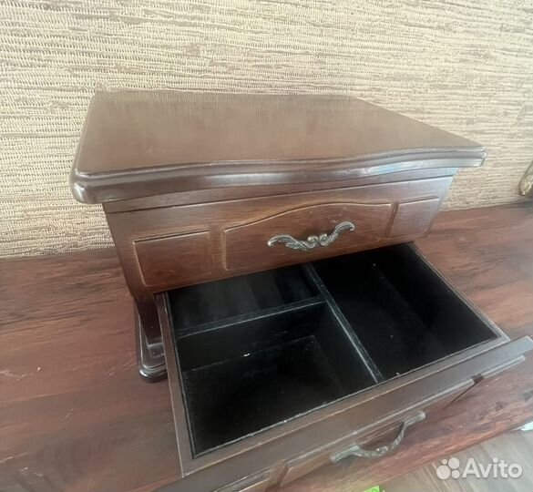 Шкатулка для украшений