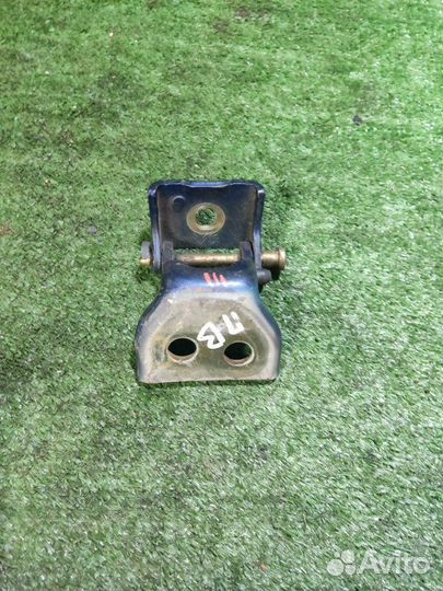 Петля двери передняя правая Citroen C4