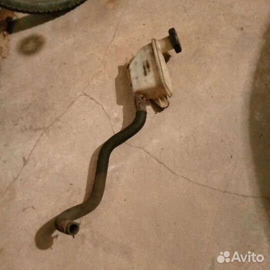 Бачок гура ford focus