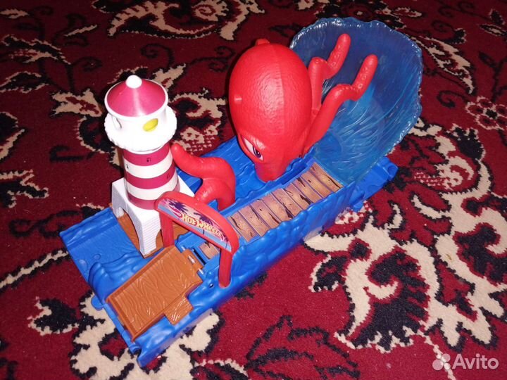 Hot wheels треки осьминог и джокер