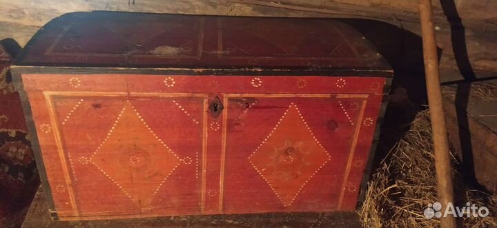 Сундук деревянный старинный