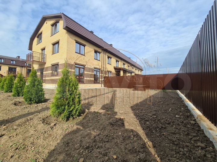 Дом 205,7 м² на участке 2,5 сот.