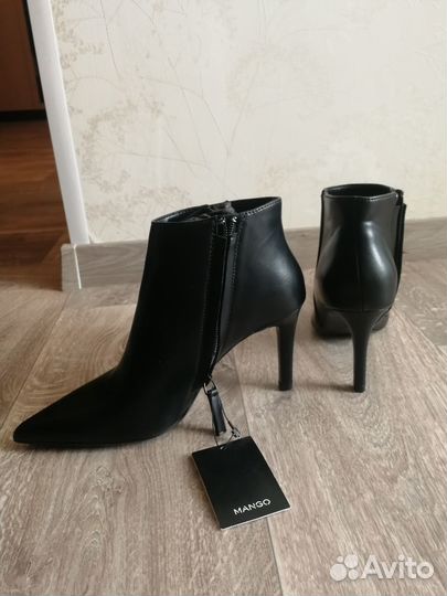 Продаются ботильоны