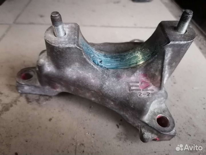 Кронштейн правого привода CX-5 KE