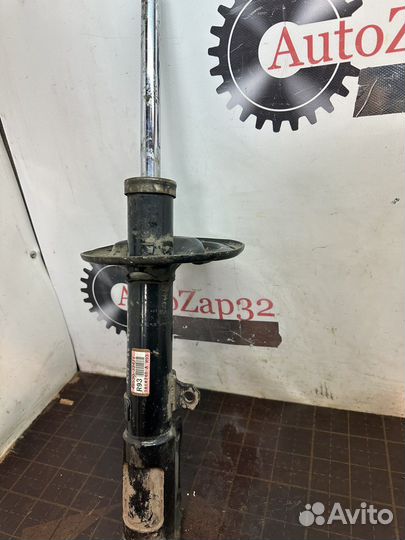 Амортизатор задний правый Toyota Camry V50-55