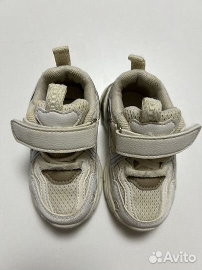 Кроссовки детские