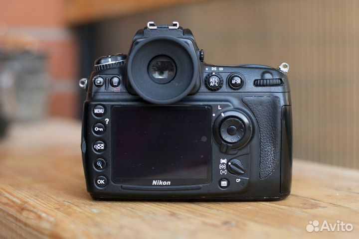 Nikon D700 и MB-D10
