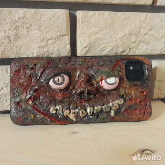 Чехлы на телефон