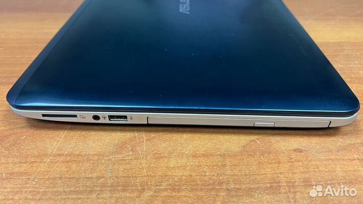 Ноутбук Asus K555L