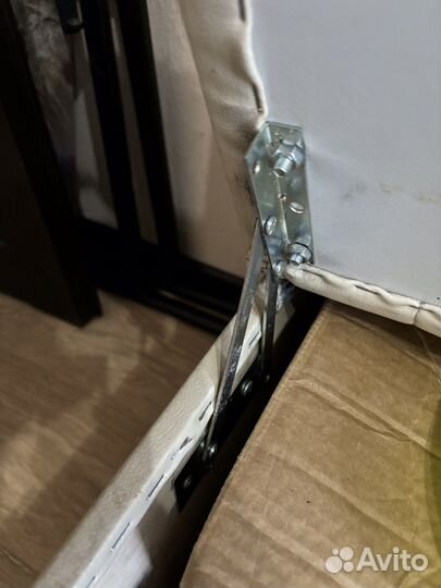 Угловой диванчик