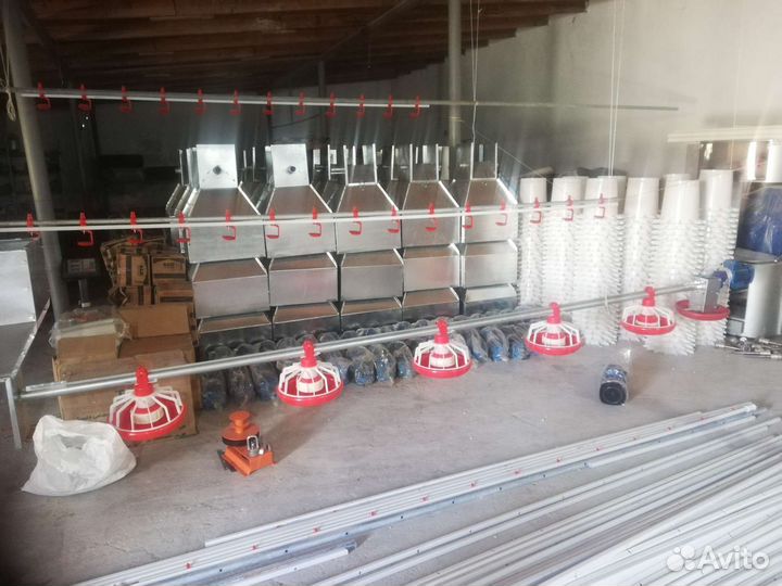 Кормушки, поилки