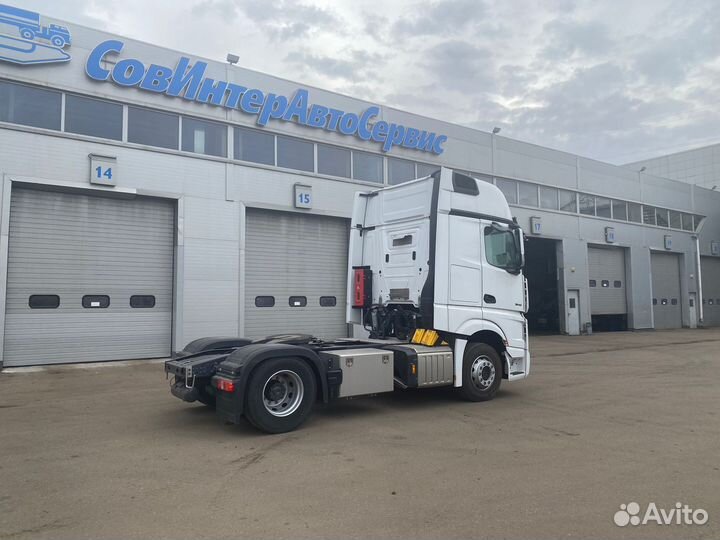 Mercedes-Benz Actros 1942, 2022