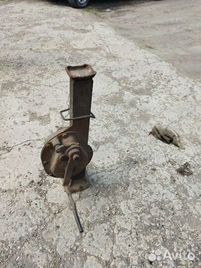 Домкрат поездной