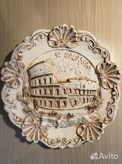 Настенная тарелка