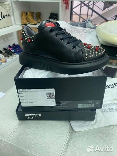 Кроссовки love moschino