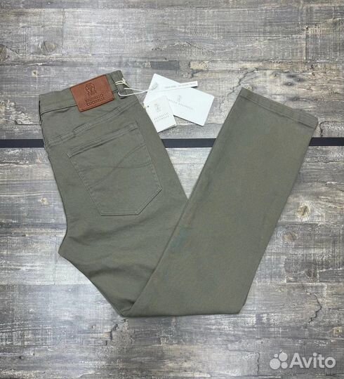 Элегантные джинсы для динамичных людей