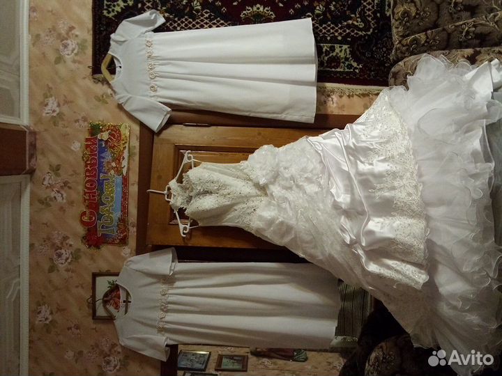 Свадебное платье в комплекте с двумя платьями для