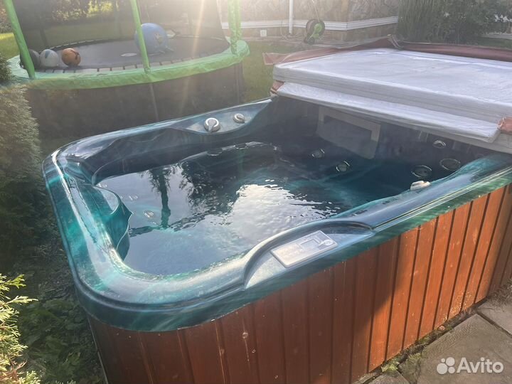 Спа бассейн джакузи