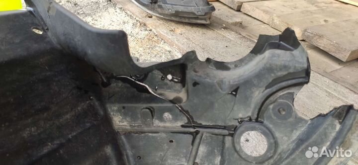 Renault koleos подкрылок/локер