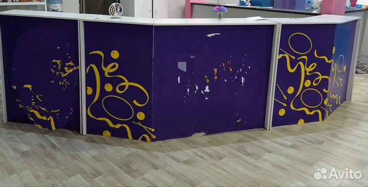 Стойка ресепшн