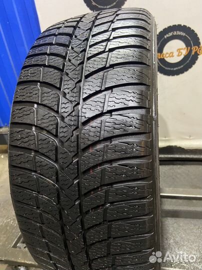 Kumho I'Zen KW22 215/50 R17 95H