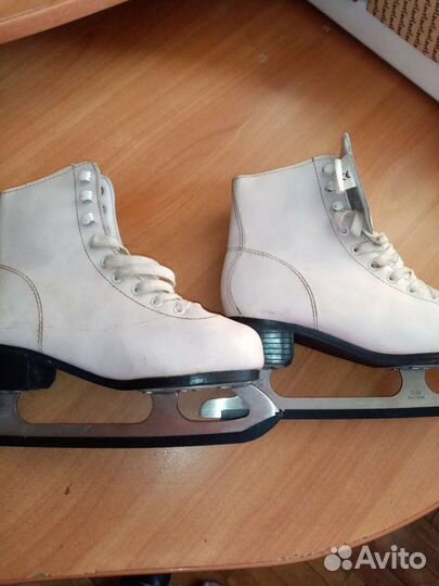 Коньки на девочку