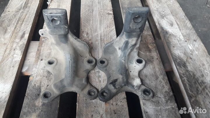 Кронштейн опоры двигателя Мercedes Atego