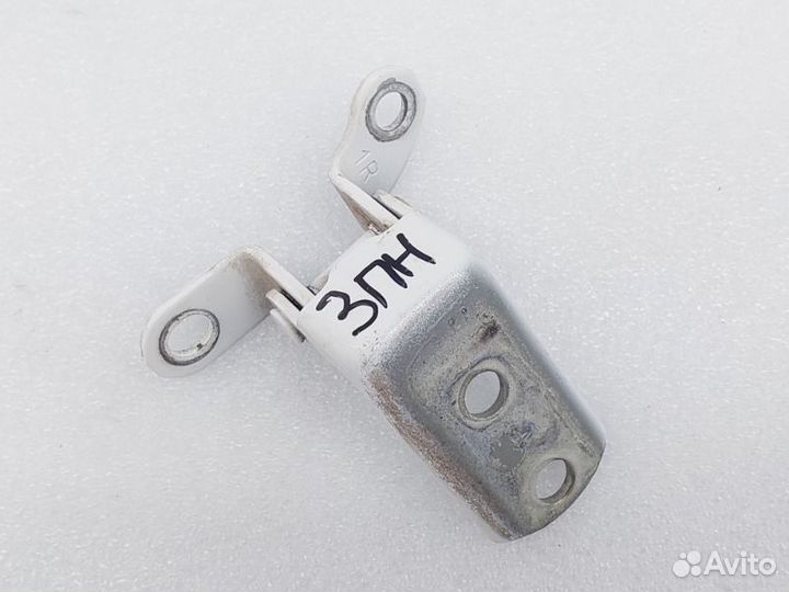 Петля двери задняя правая Toyota Corolla E180