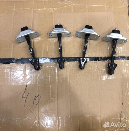 Ограничитель двери camry 40