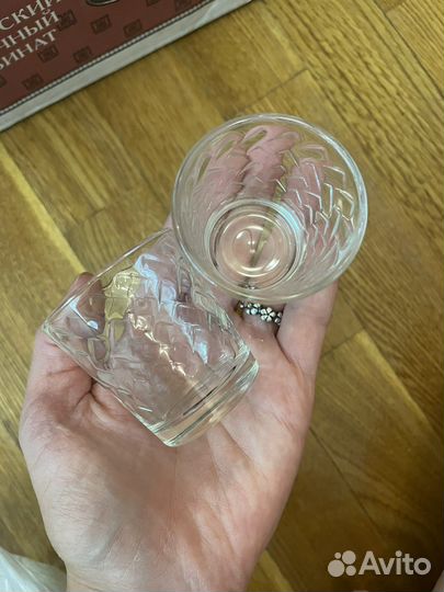 Бокалы рюмки и прочее стекло
