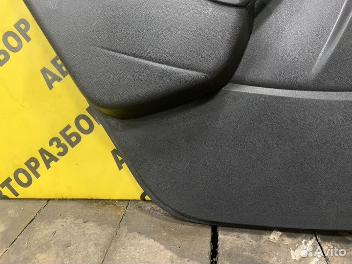 Обшивка двери задняя левая Renault Duster