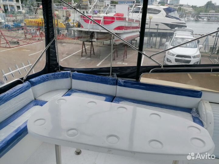 Яхта моторная катамаран