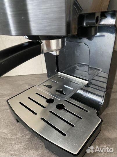 Кофеварка рожковая Redmond RCM-1512