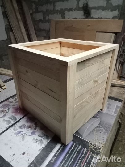 Кашпо деревянное, цветник