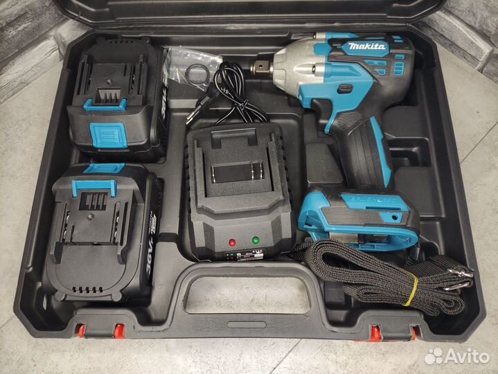 Гайковерт Makita аккумуляторный с оснасткой