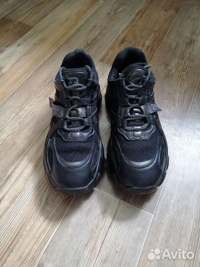 Кроссовки для девочки