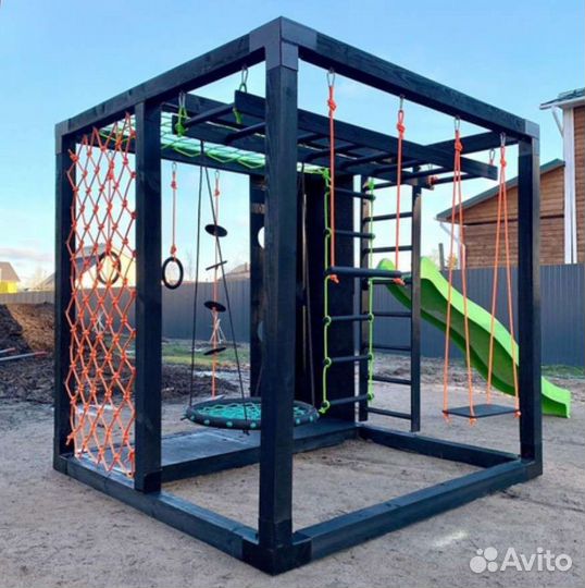Детская спортивная площадка уличная