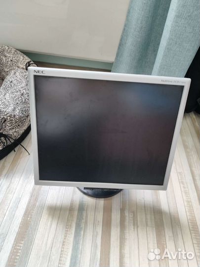 Монитор для компьютера 17