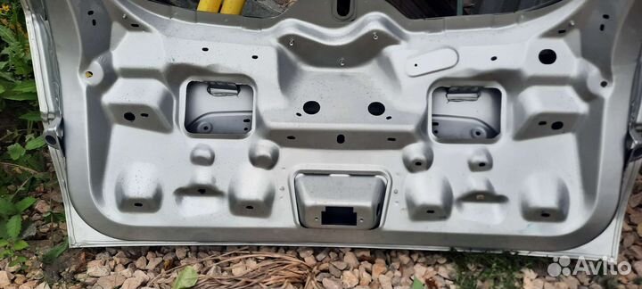 Крышка багажника Рено Каптюр