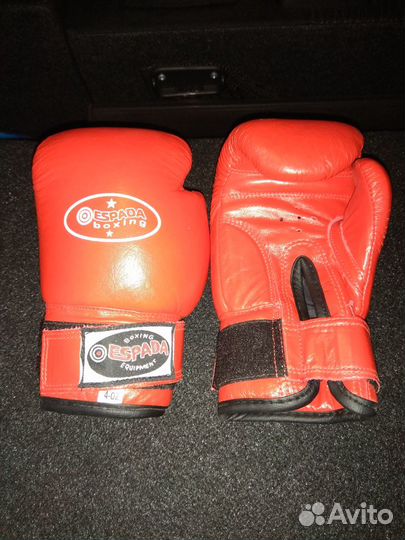 Боксерские перчатки, боксерский шлем