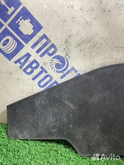 Накладка центральной консоли передняя правая Kia