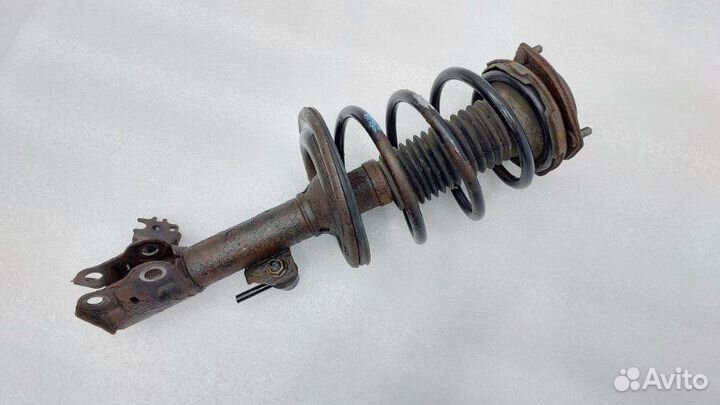 Амортизатор подвески передний левый Toyota Camry