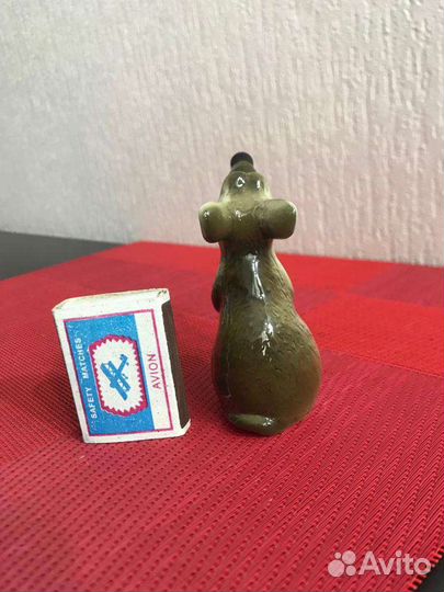 Мышь фарфоровая статуэтка